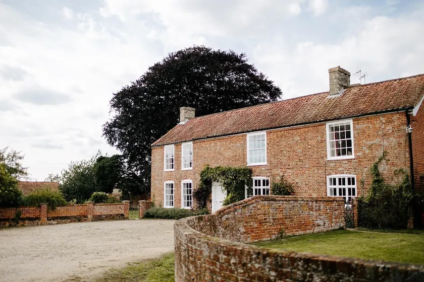 Elms Farmhouse - sleeps 19 guests in 8 bedrooms - Image 1