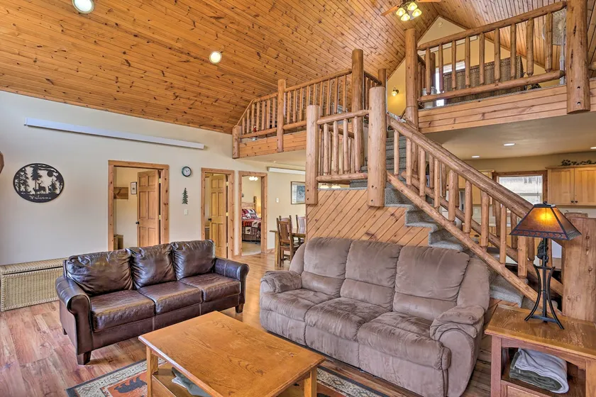 Scenic Hill City Cabin: Hiking & ATV Trail Access - Image 1