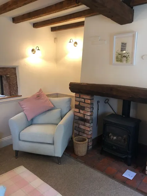 Rock View Cottage, 2 bedrooms near Alton Towers - Image 1