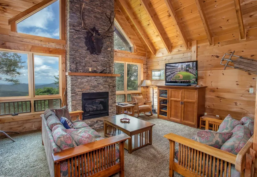 Cozy Cabin with Panoramic Views - Image 1
