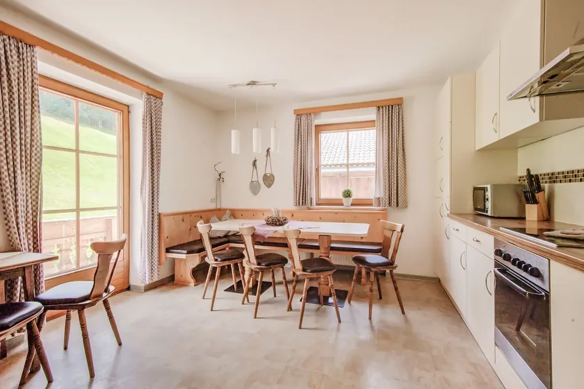 Attractive Apartment in Hainzenberg With Ski Storage - Image 1
