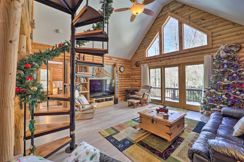 2 Decks & Fire Pit: Scenic Beech Mountain Retreat! - Image 1