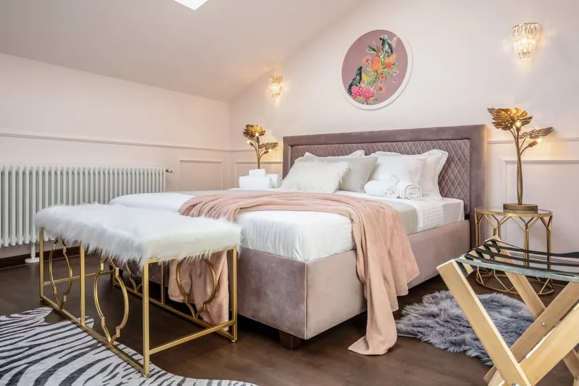 Old Town Luxury Suites with Balcony - Image 1