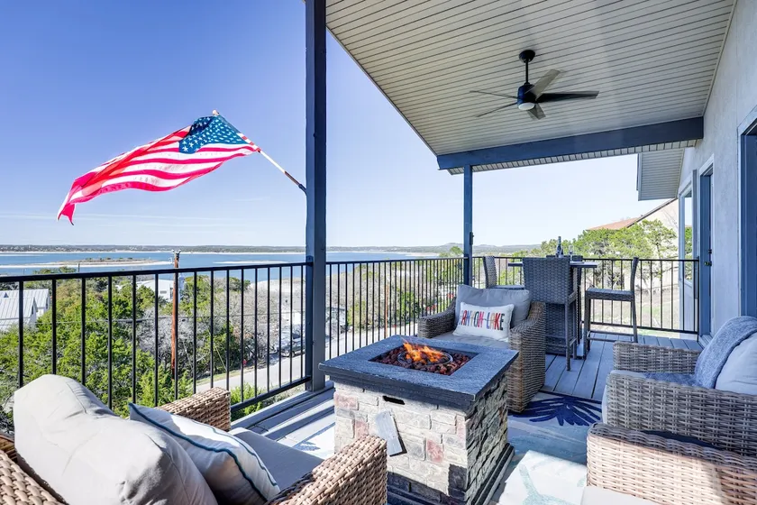 Canyon Lake Retreat w/ Hot Tub, Decks & Lake Views - Image 1