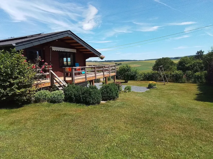 Chalet con vista panoramica e giardino recintato. - Image 1