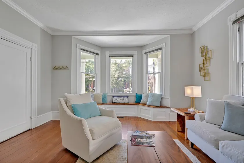 Savannah Suite on Front - Image 1