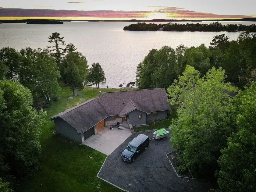 Sunset Point on Lake Vermilion: 3BR Pet Friendly - Image 1
