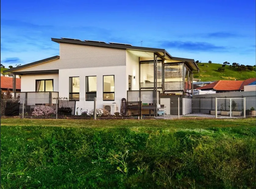 9 19 Troon Drive - Image 1
