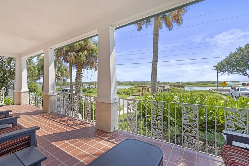 Bella Vista Waterfront Villa - Image 1