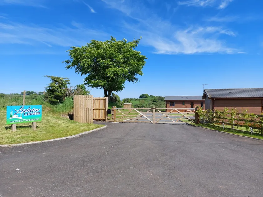 2 Bedroom Sleeps 4 Lodge-Smart Tv-Hot tub-Dogs Ok - Image 1