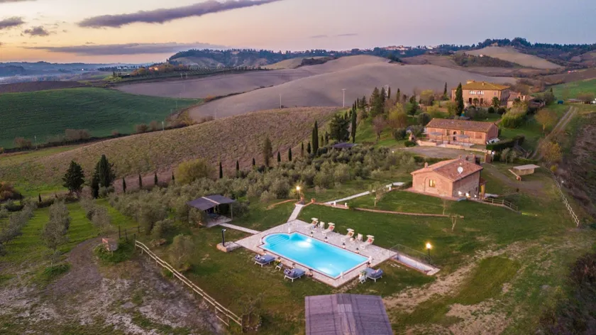 VILLA LAJATICO Farmhouse with Private Pool - Image 1