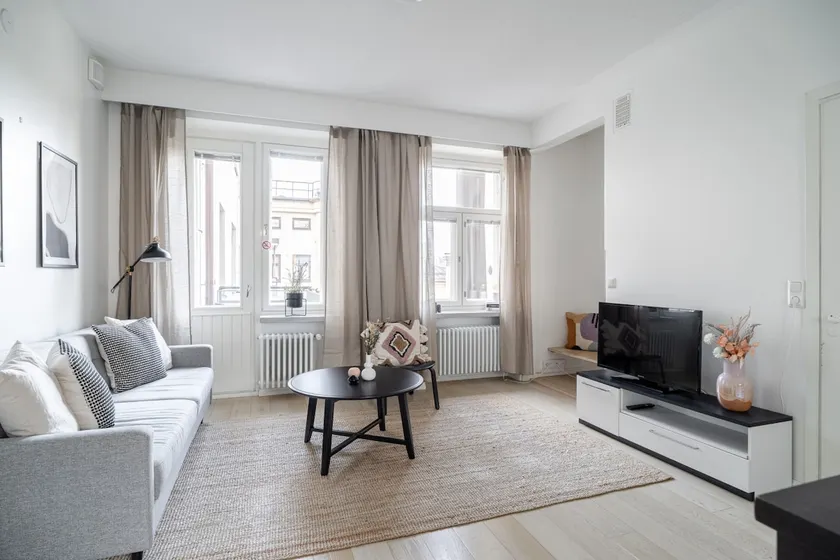 1BR Penthouse with Sauna & Rooftop Terrace - Image 1
