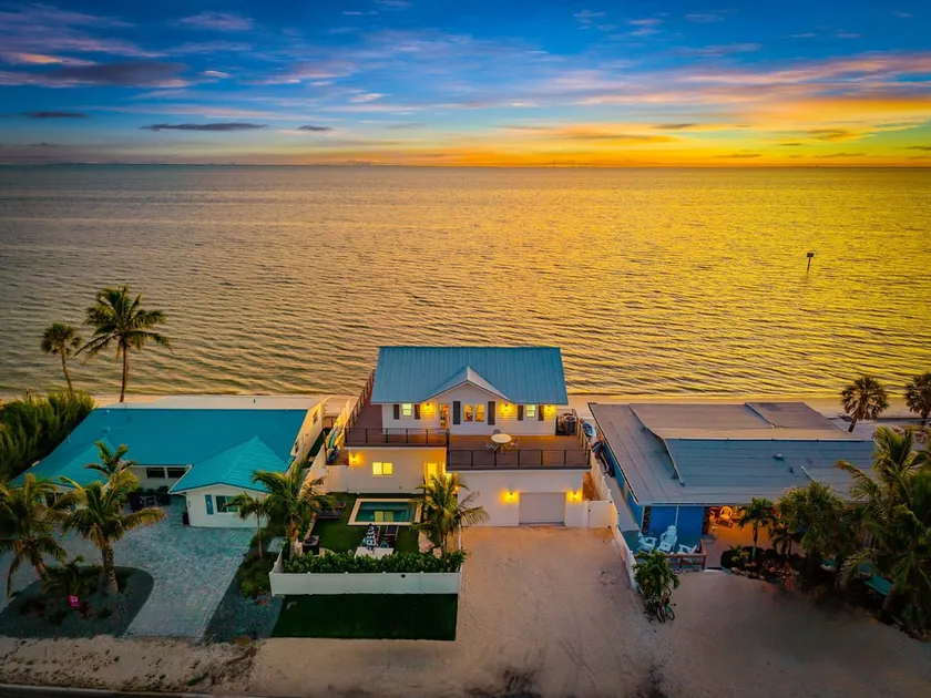 Tripletail | Beachfront | Pool | Hot Tub - Image 1