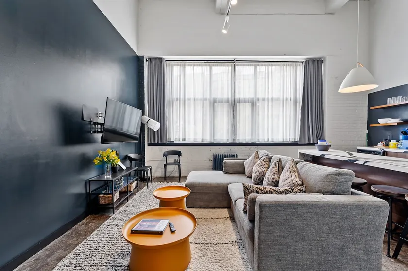 5 min to UPMC Shadyside Oakland East Liberty, sleeps 6 unit 304 - Image 1