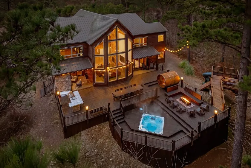 Hilltop Views | Sauna & Epic Outdoor Resort Living - Image 1