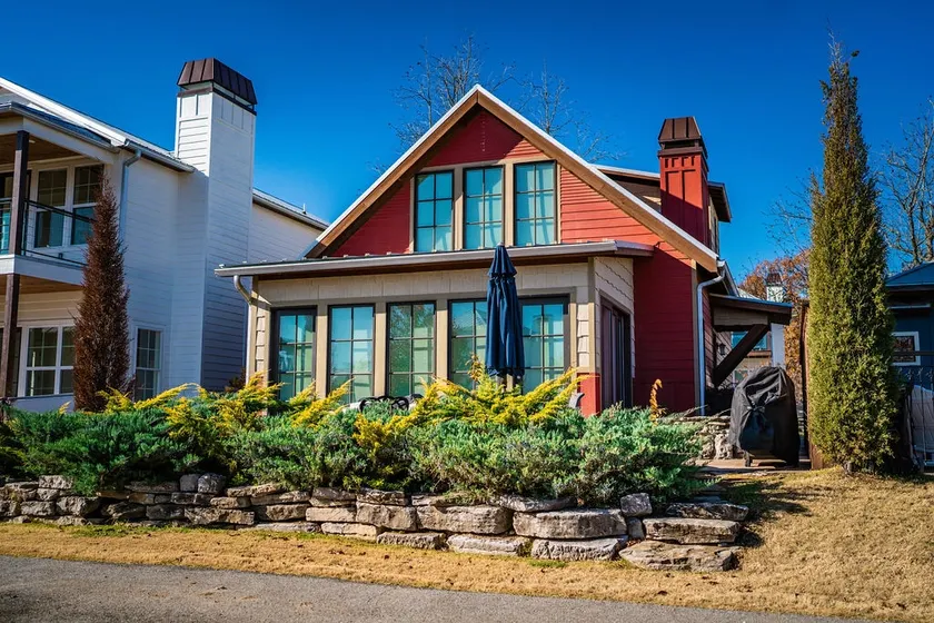 15% off gorgeous cottage, hot tub, pool, fishing ponds, streams, waterfalls! - Image 1