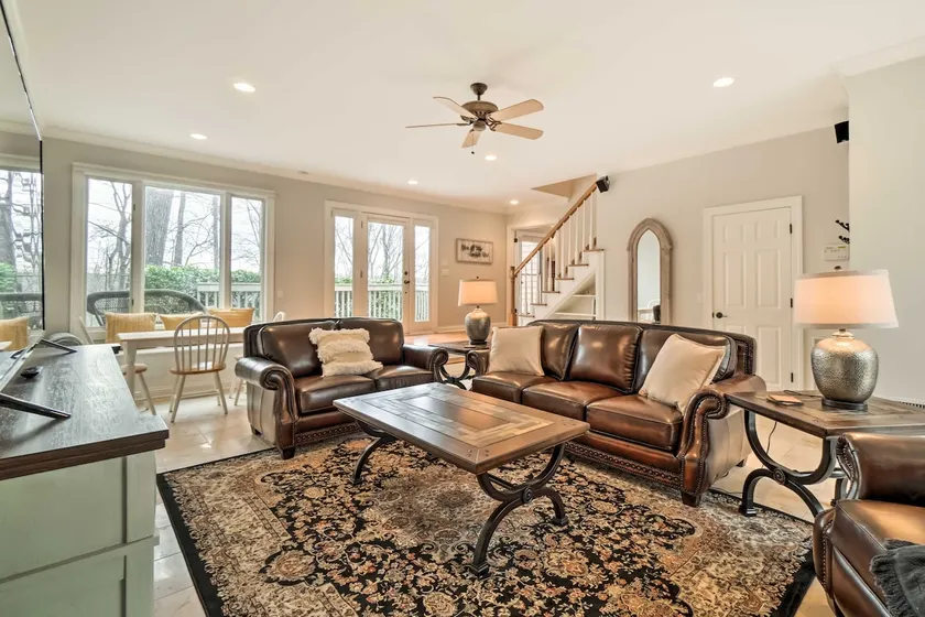Relax Poolside! Family Getaway in Nashville Area - Image 1