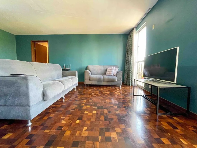Spacious 3-bedroom apartment with air-conditioning in the Center - SQ22 - Image 1