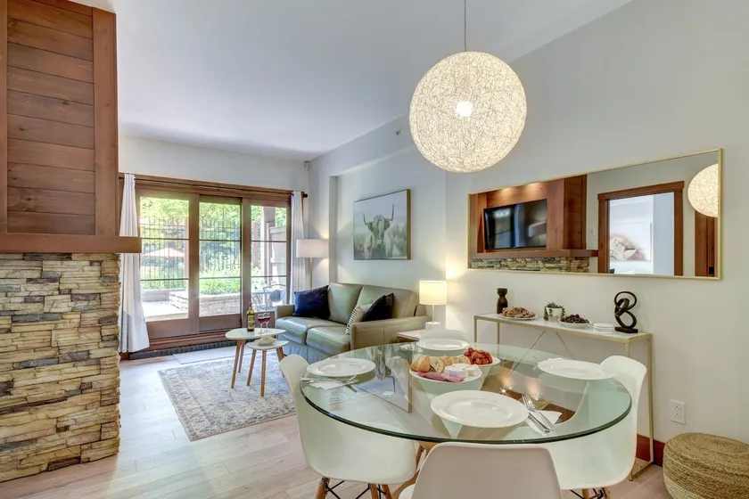 Freshly Renovated Ski-In/Ski-Out Luxury Condo - Image 1