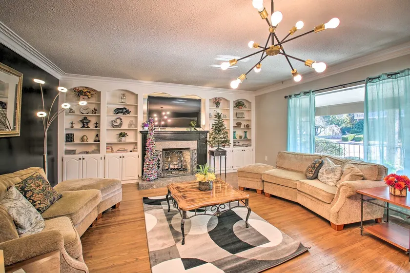 Hot Springs Home: Walk to Oaklawn! - Image 1
