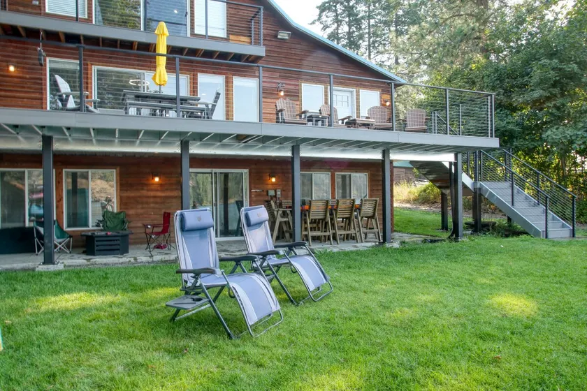 Twin Lakes Waterfront– Dock, Fire Pit & Family Fun - Image 1