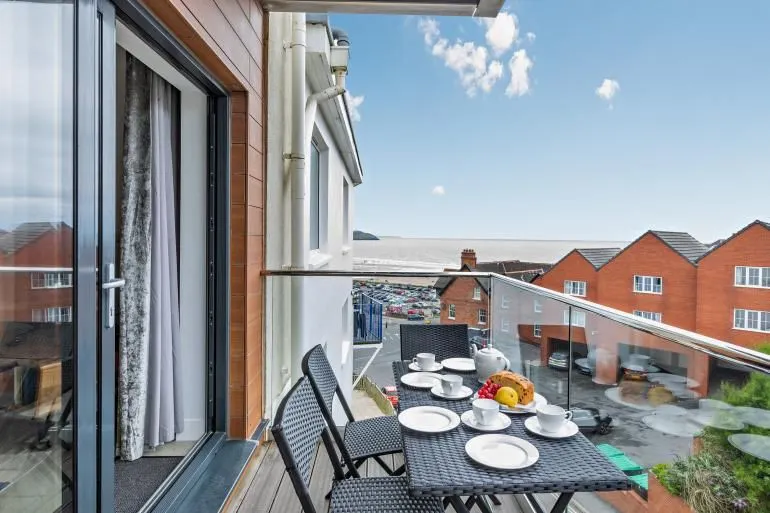 1 Rockham - Luxury Apartment at Byron Woolacombe, only 4 minute walk to Woolacombe Beach! - Image 1