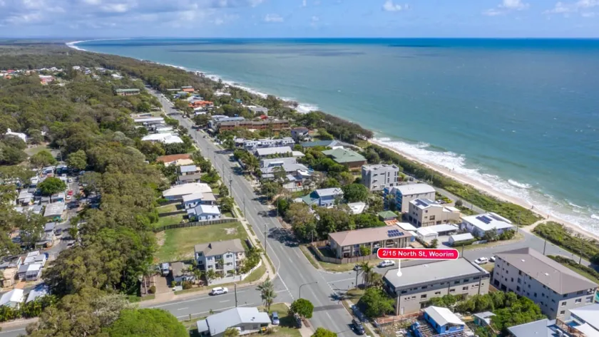 Beachside Unit In The Center Of Town - Image 1