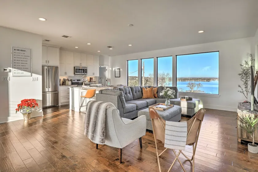Entire Home w/ Lake Granbury Views + Game Room! - Image 1