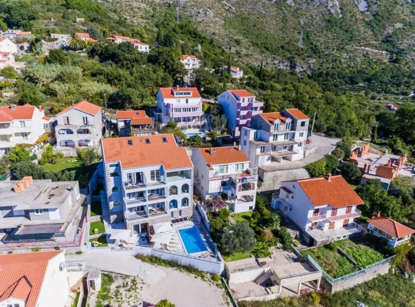 Apartments Villa Capitano - One Bedroom Apartment with Terrace and Sea View - Image 1