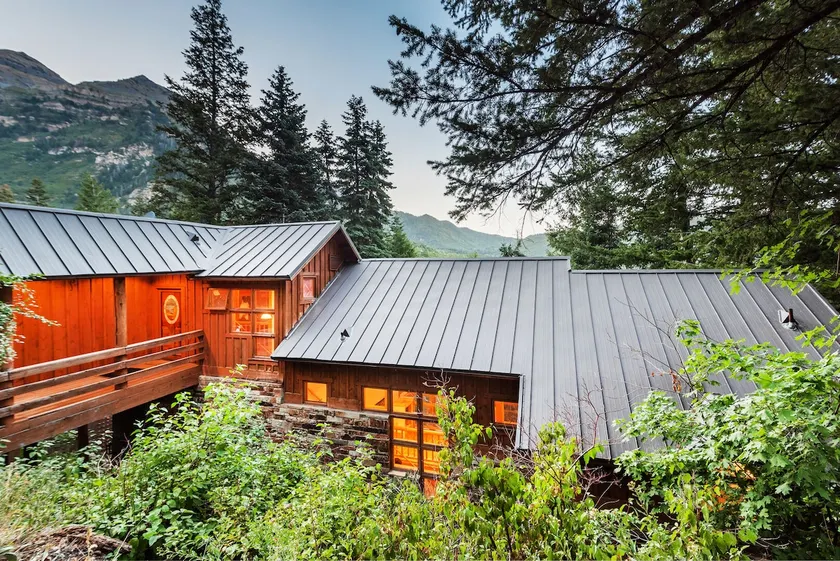 RAVEN WOOD, 400 FT TO SKI RUNS, HOT TUB, SAUNA, PRIVATE - Image 1