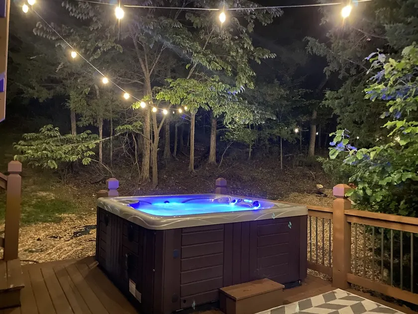 HotTub CornHole PoolTable FirePit +Lake Shows Golf - Image 1