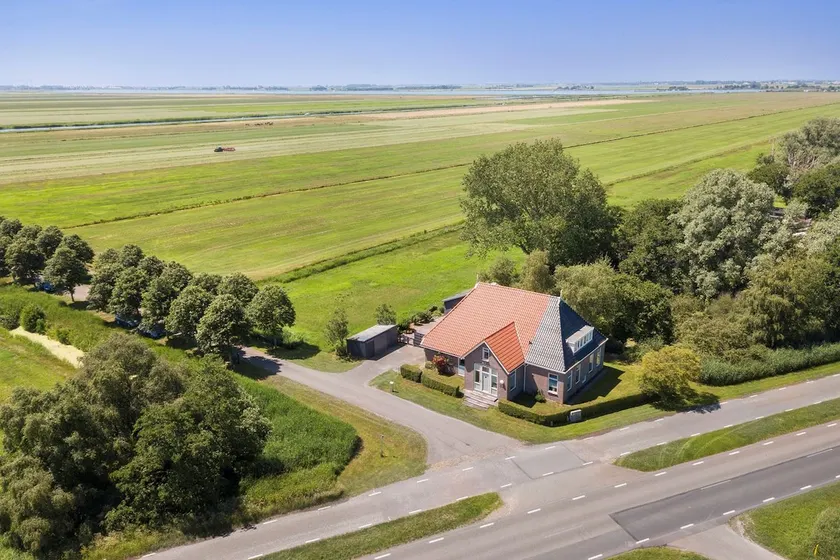 17P 7B Large farmhouse with indoor Pool Sauna - Image 1