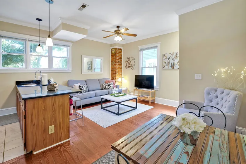 Condo Riviere Stay Downtown! Walk everywhere! - Image 1