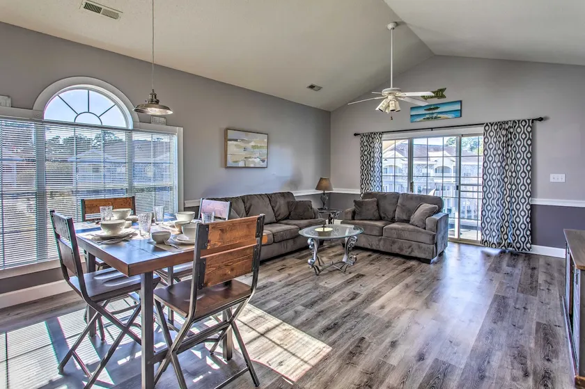 Pool & Golf Course Views: Myrtle Beach Condo - Image 1