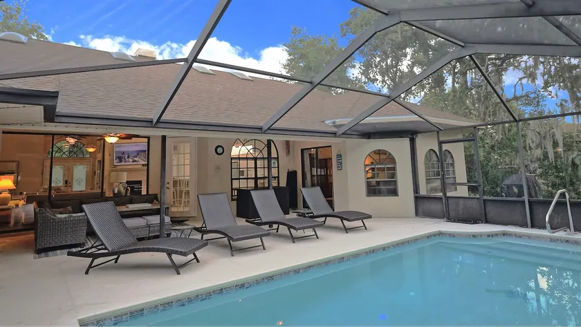 Your Manatee and Scalloping Adventure Retreat in Crystal River - Image 1