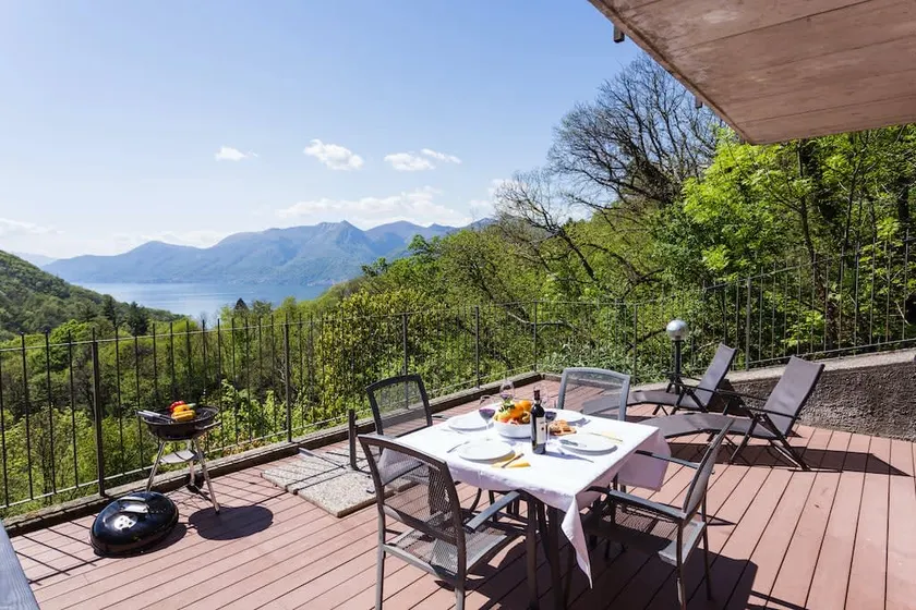 Familienfreundliche italienische Seen 3-Schlafzimmer-Villa mit WIFI, Grill, Seeblick, Spielekonsole - Image 1
