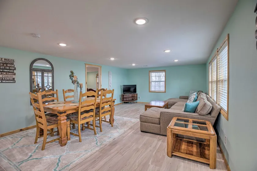 Outdoor Family Fun: Large Home by Beaver Lake! - Image 1