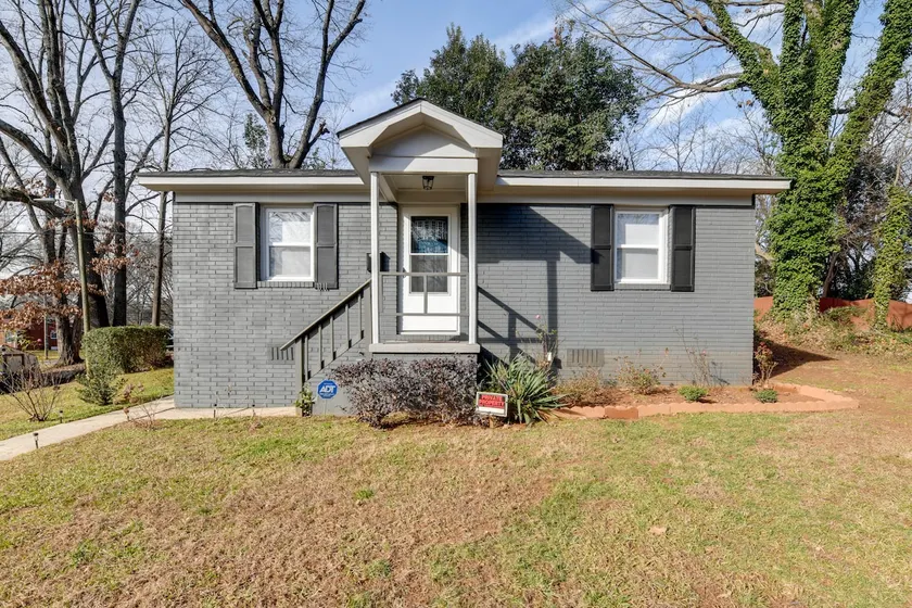 Renovated Charlotte Bungalow - 3 Mi to Downtown! - Image 1
