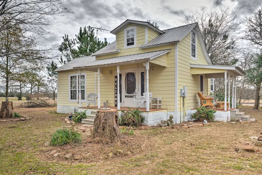 Rustic Rockdale Home on 100 Acres Near City Park - Image 1