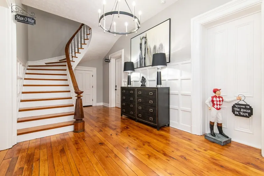Sleeps 16!/Historic Home/KY Horse Park 11m/Ark 30m - Image 1
