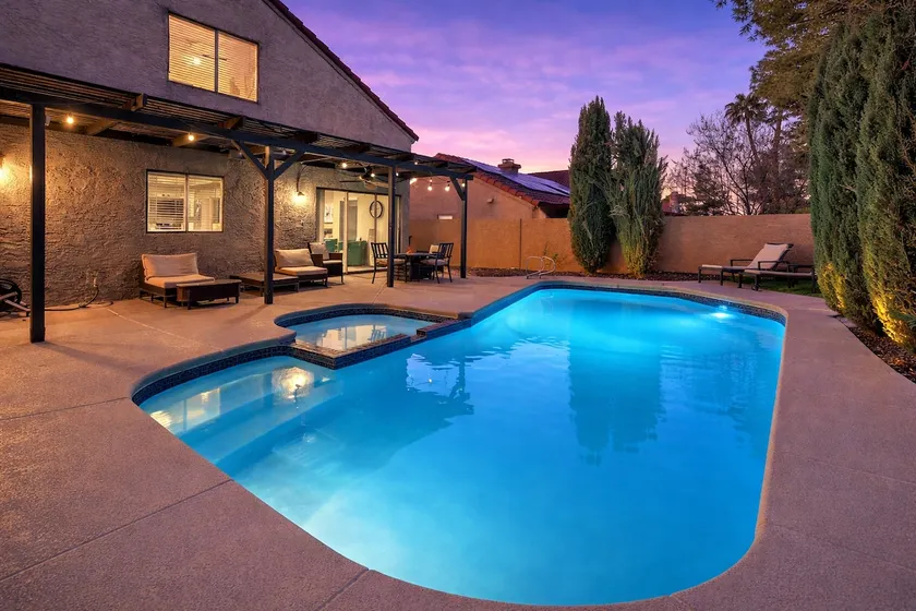 Vegas Heated Pool - Spa Oasis, 15 Min to Strip - Image 1