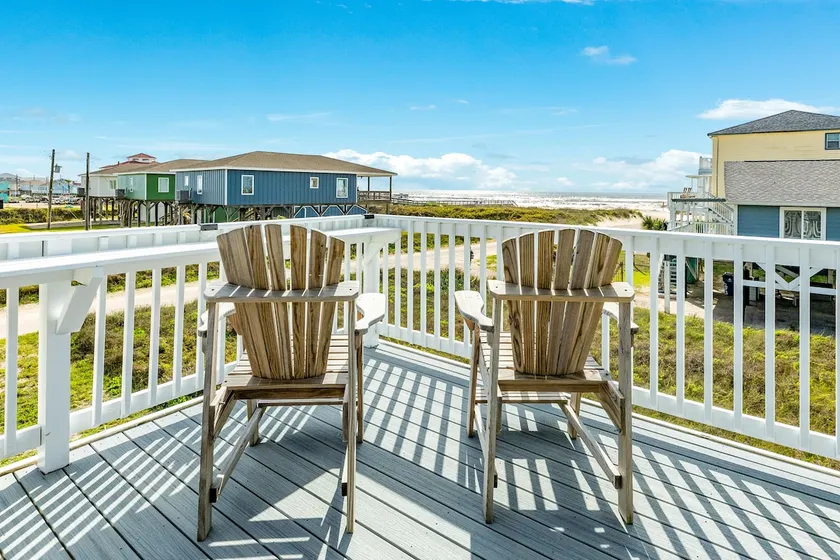 Sunset Sanctuary - Adorable Beach Bungalow with Gorgeous Gulf Views! - Image 1