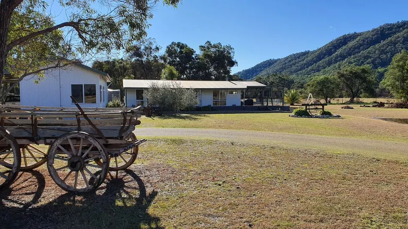 Feathertop Views - Part Alpine ski lodge and part private country estate - Image 1