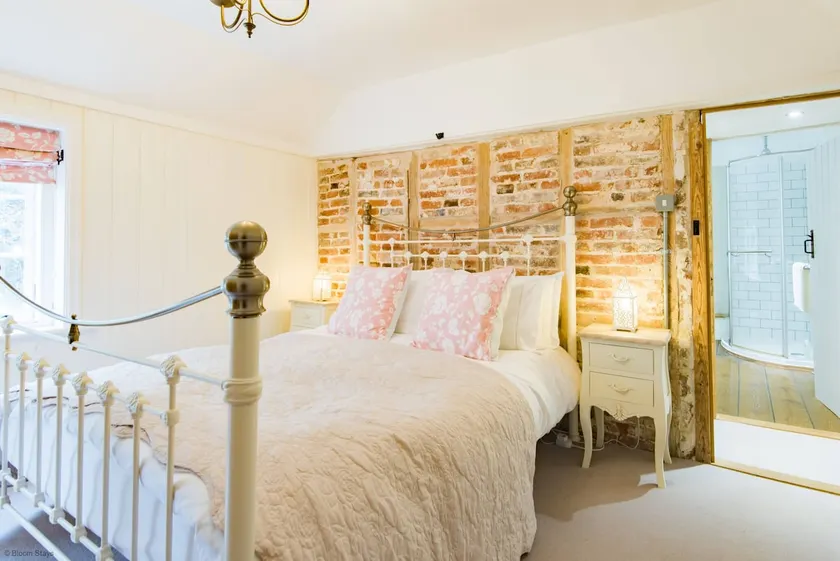 Oast Barn Cottage by Bloom Stays - Image 1