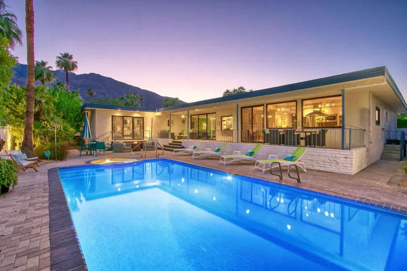 Luxury Deepwell Stunner - Desert Oasis Dream Home - Image 1