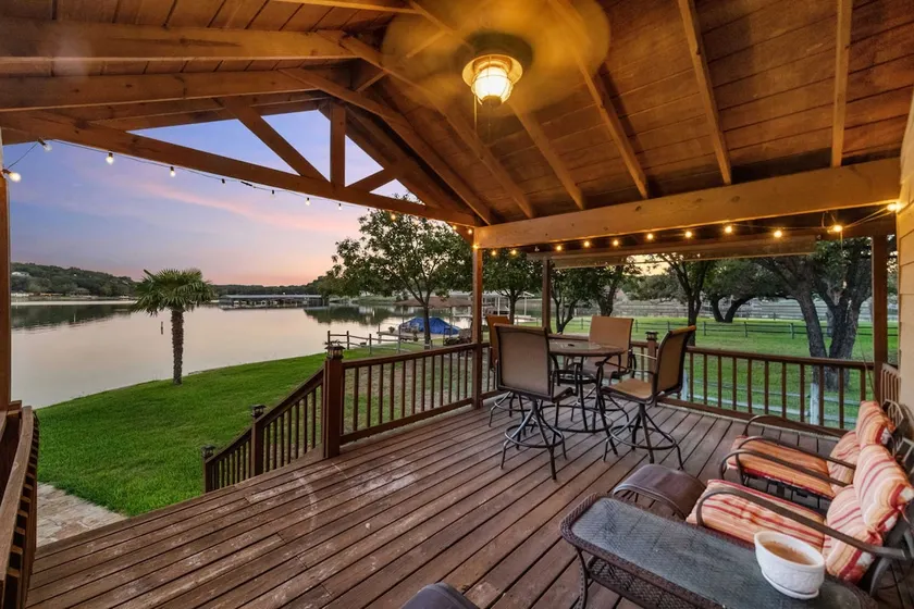 Lakefront Haven ~ 6 Mi to Historic Granbury Square - Image 1