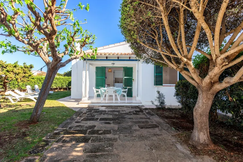Charmante maison de vacances \"Villa Goyo\" près de la mer avec climatisation et jardin - Image 1