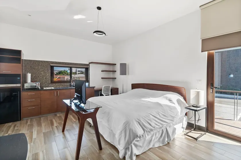 +MS +Accessible Loft Suite +Very Well Located +Highway - Image 1