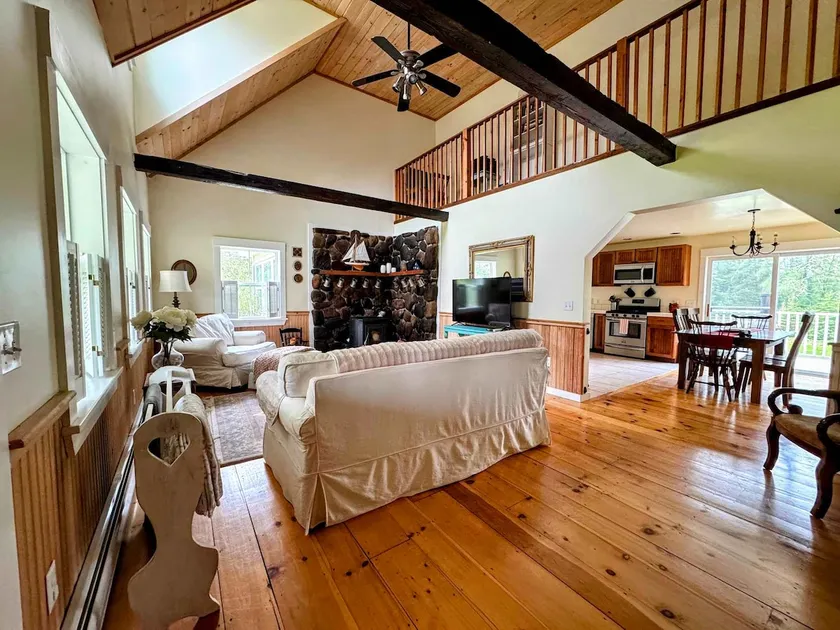 Charming Beach House - Fire Pit & Jetted Tub - Image 1
