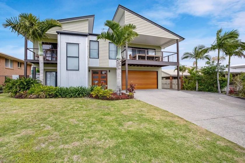 12 Tingira Close Rainbow Beach - Image 1